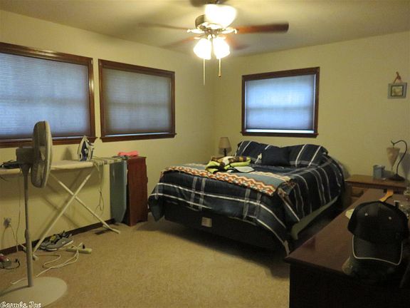 5th image of 601 S Sequoia Dr