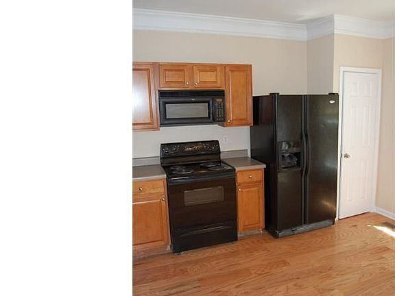 4th image of 618 Providence Pl SW