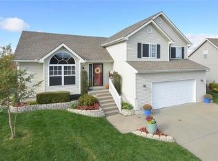4732 NW 92nd St, Kansas City, MO 64154