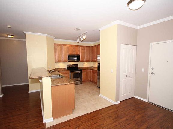 5th image of 3862 S Lake Dr Unit 106