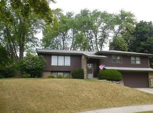 1234 Ed Mar Cir, Waukesha, WI