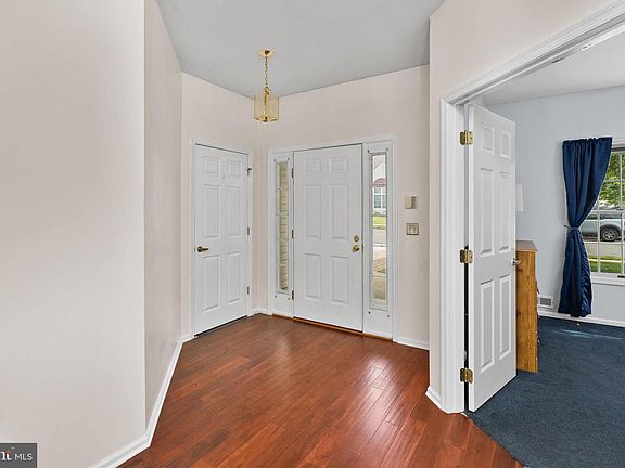 4th image of 2 Briarwood Ct