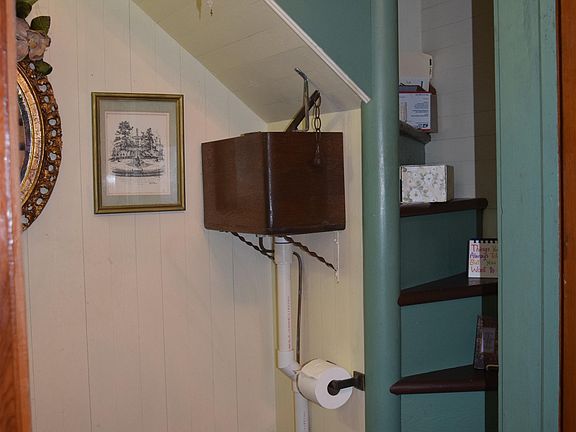 5th image of 10400 Highway 182