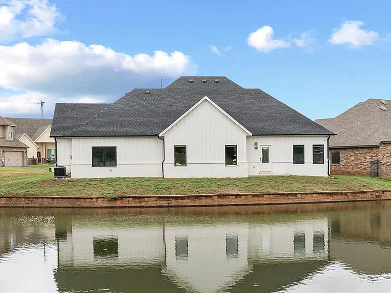 1304 Katelyn Ct — Photo 6