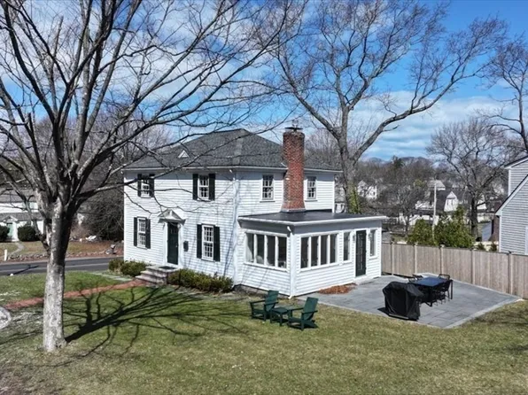 67 Governor Long Rd, Hingham, MA 02043