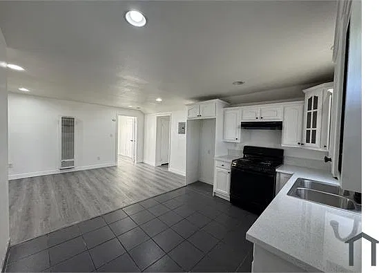 3 bed, $2,695 — Photo 4
