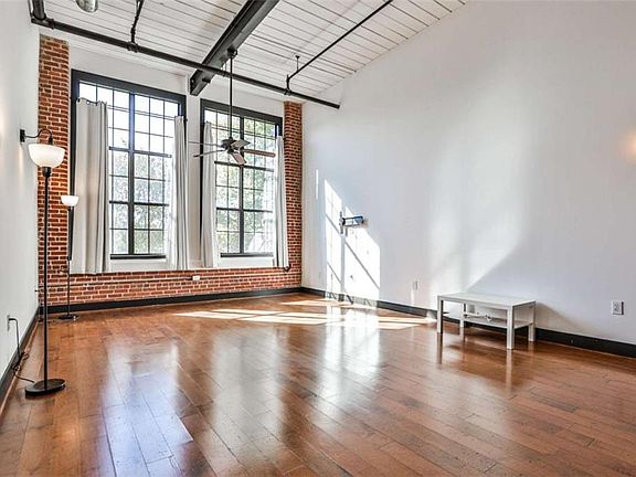 2nd image of 1261 Caroline St #211