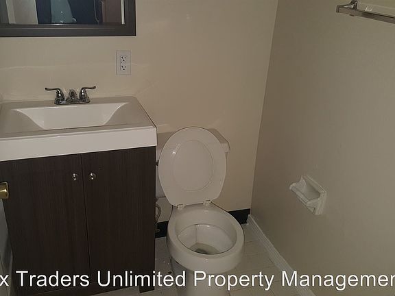 4th image of 900 W Moss Ave APT 104