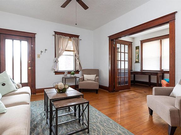 2nd image of 6441 Lloyd Ave