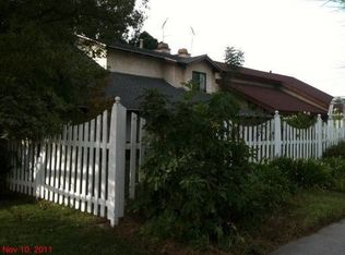 22420 Saticoy St, West Hills, CA 91307
