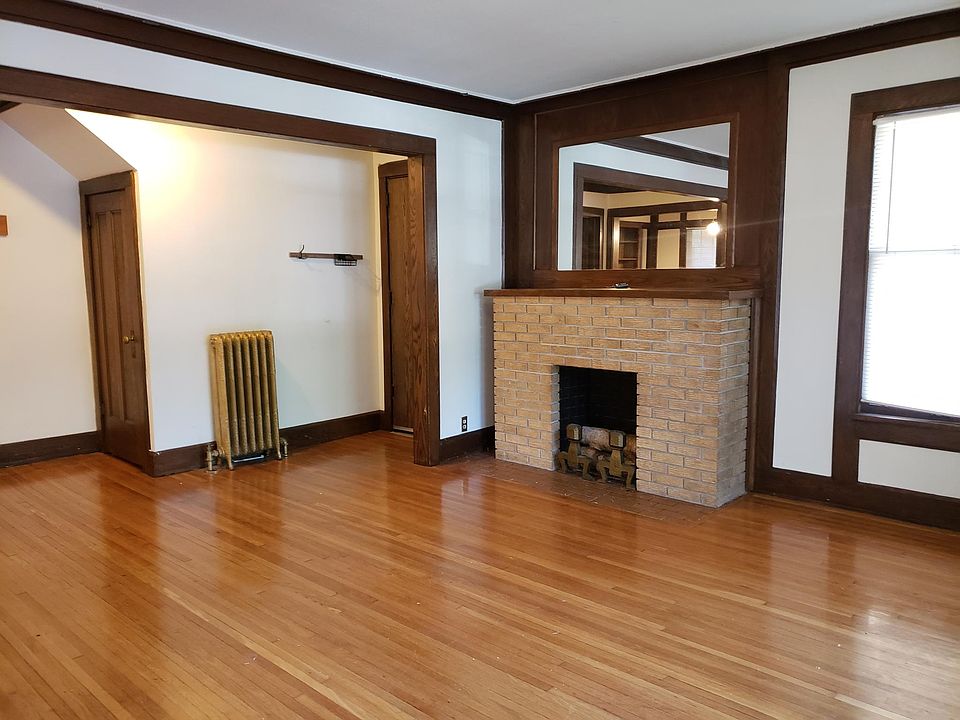 1st image of 3004 James Ave S #1
