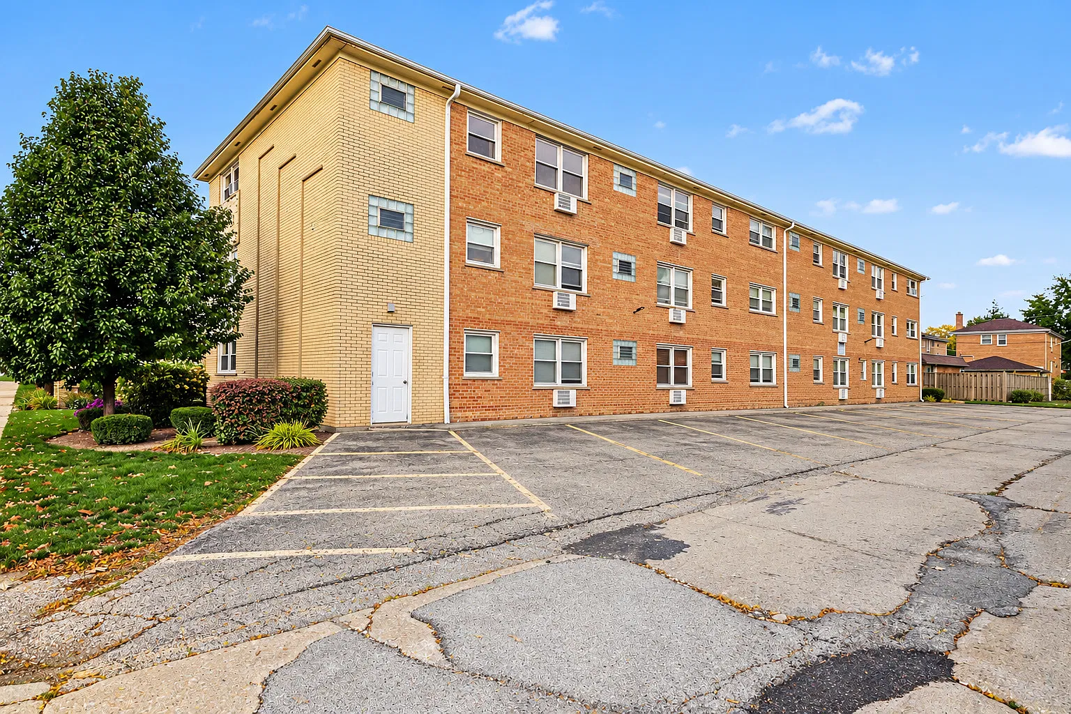 1 bed, 850 sqft, $1,700 — Photo 2
