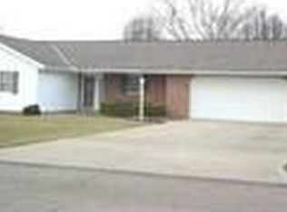 6135 Southview Dr, Nashport, OH 43830