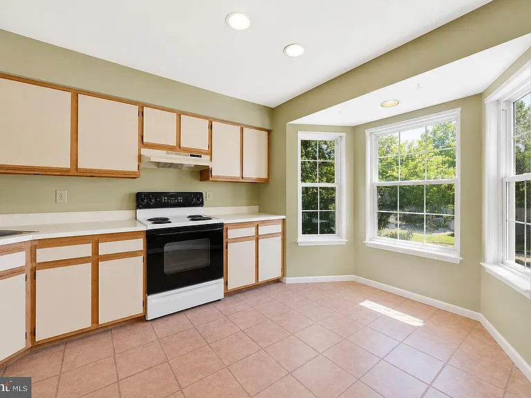 700 Bradford Ter #184 — Photo 10