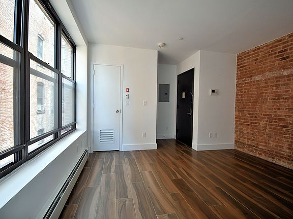 3rd image of 1019 Southern Blvd #B
