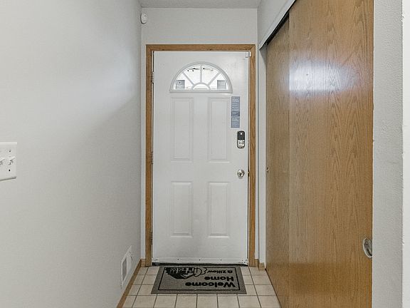 4th image of 1646 City View Dr