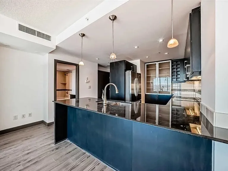 888 4th Ave SW #1902 — Photo 8
