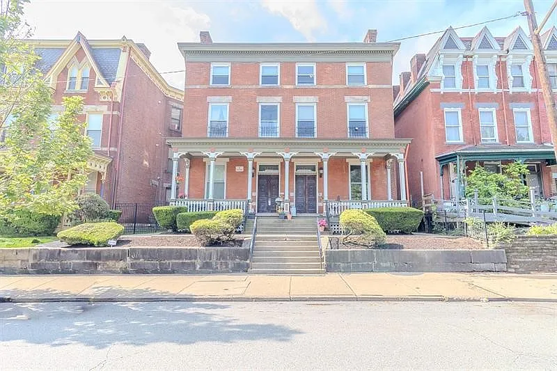 1209 W North Ave #202