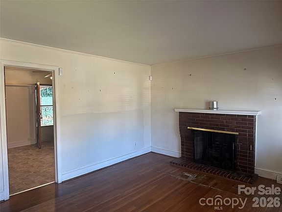 4th image of 1435 Dean St