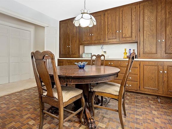 5th image of 3121 Avondale Ave