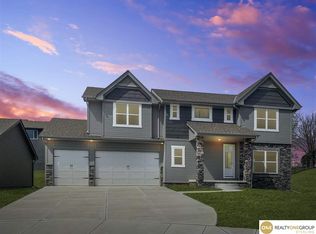 2006 Geri Cir, Bellevue, NE 68147