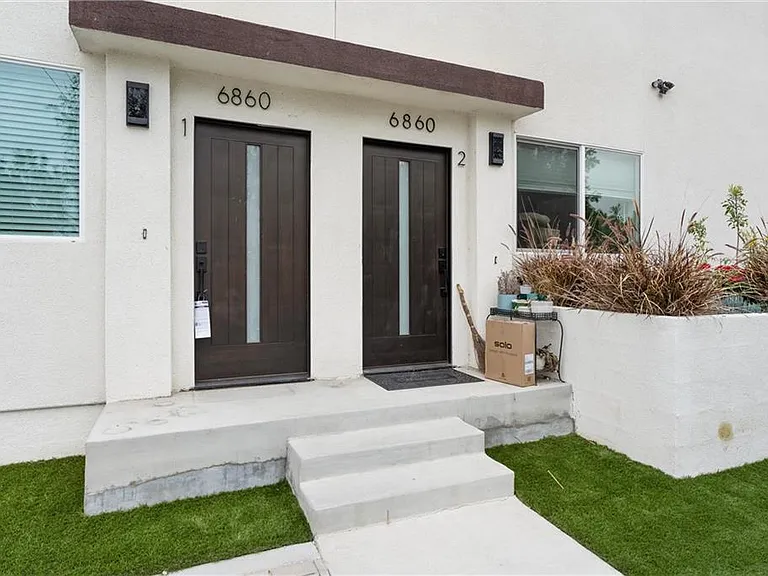6860 Gentry Ave #2 — Photo 2