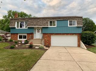 1123 Kent Ct, Wheaton, IL 60189