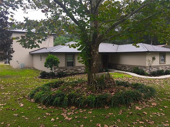 3rd image of 1300 E Amberjack Dr