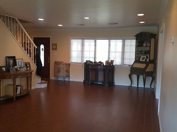 4th image of 533 Green Pl