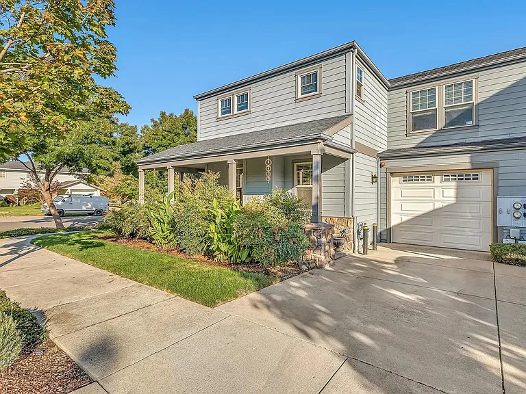 2203 Dollarhide Way — Photo 23