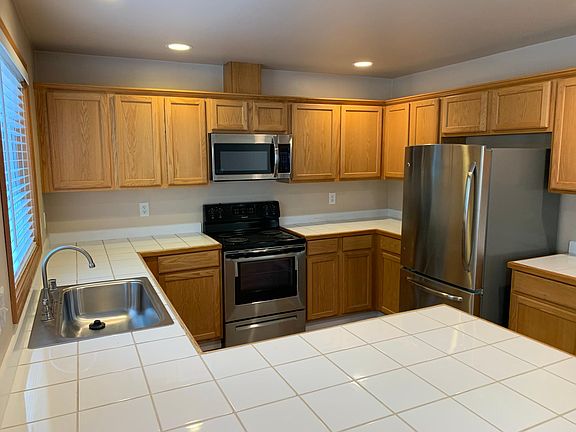 4th image of 12425 10th St NE
