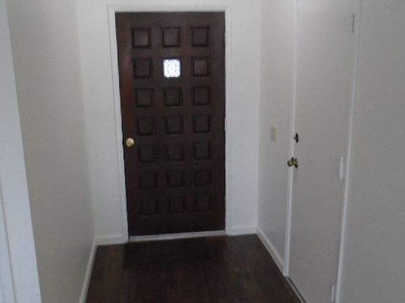 3rd image of 2104 N Cirby Way