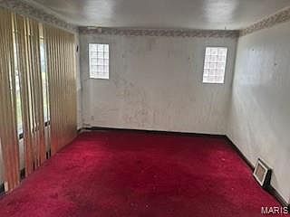 4th image of 4936 Harney Ave