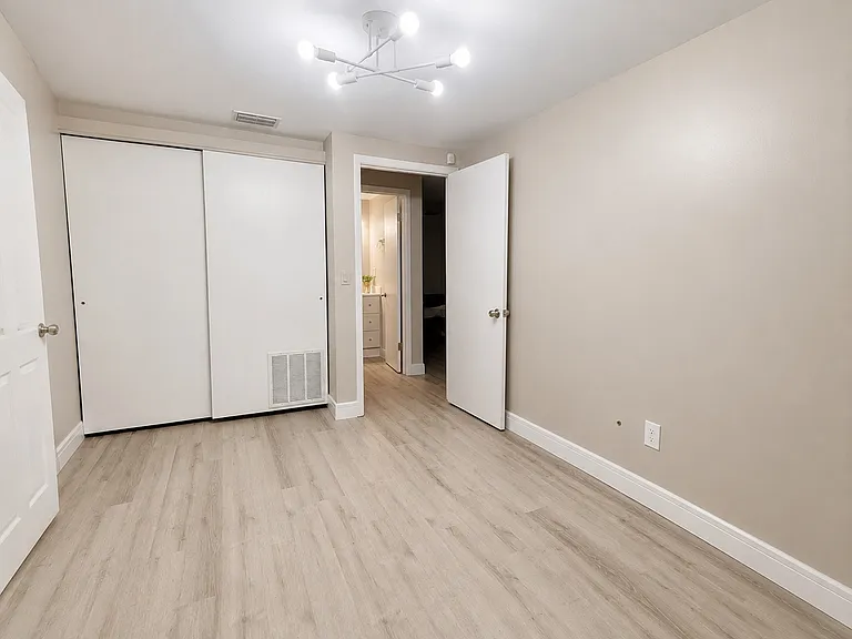 5651 Kelly Dr N — Photo 19
