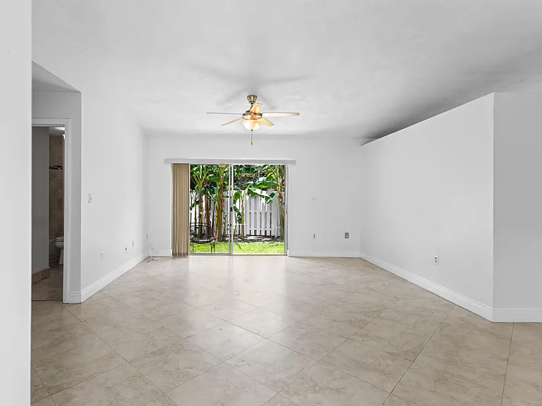 13945 Langley Pl — Photo 16