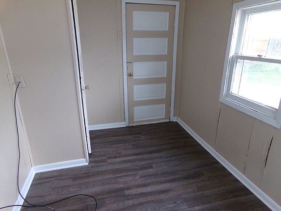 5th image of 115-1 S Walnut St #2