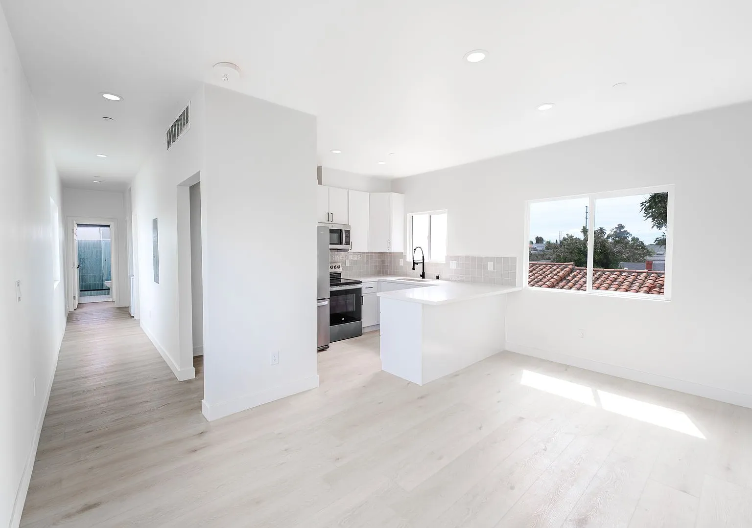 2860 Webster Ave — Photo 2
