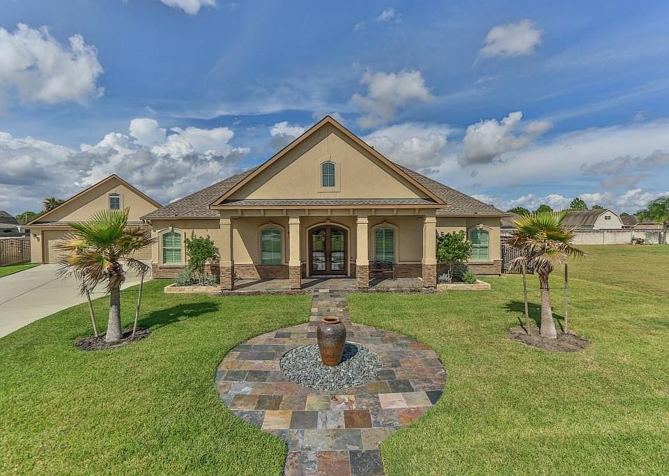 1st image of 6619 Emerald Dr