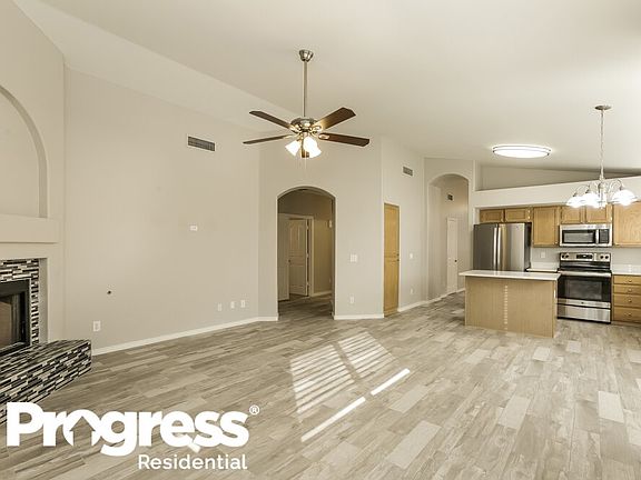 3rd image of 1237 E Sierra Madre Ave