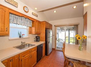 320 Marcellus Rd, Mineola, NY 11501