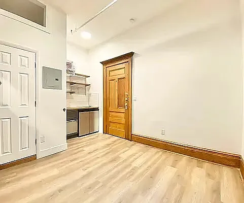 Rented by C2R Management LLC | media 9