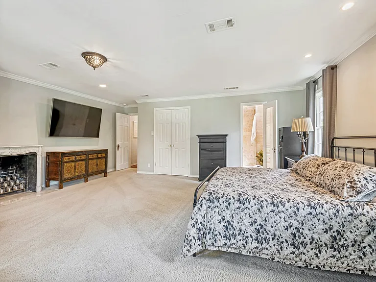 4556 Belclaire Ave — Photo 27
