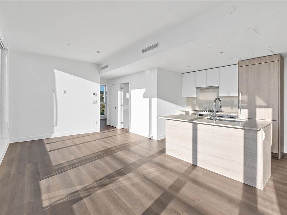 1st image of 901 Lougheed Hwy #1306