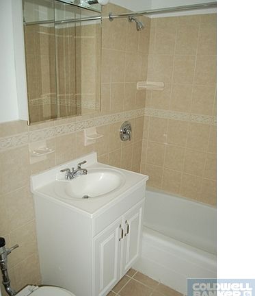 4th image of 200 E 15th St APT 12N
