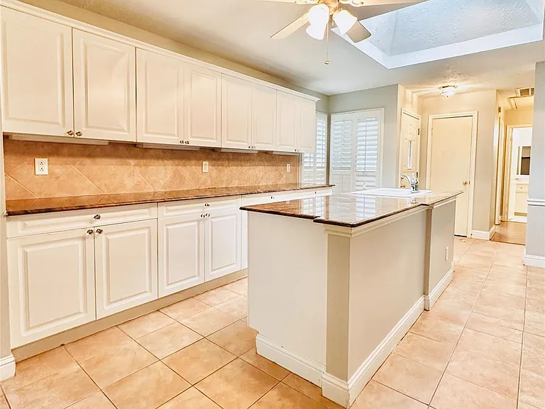 15111 Yorkpoint Dr — Photo 7