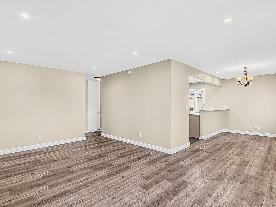 1st image of 1831 Lime Ave APT 3