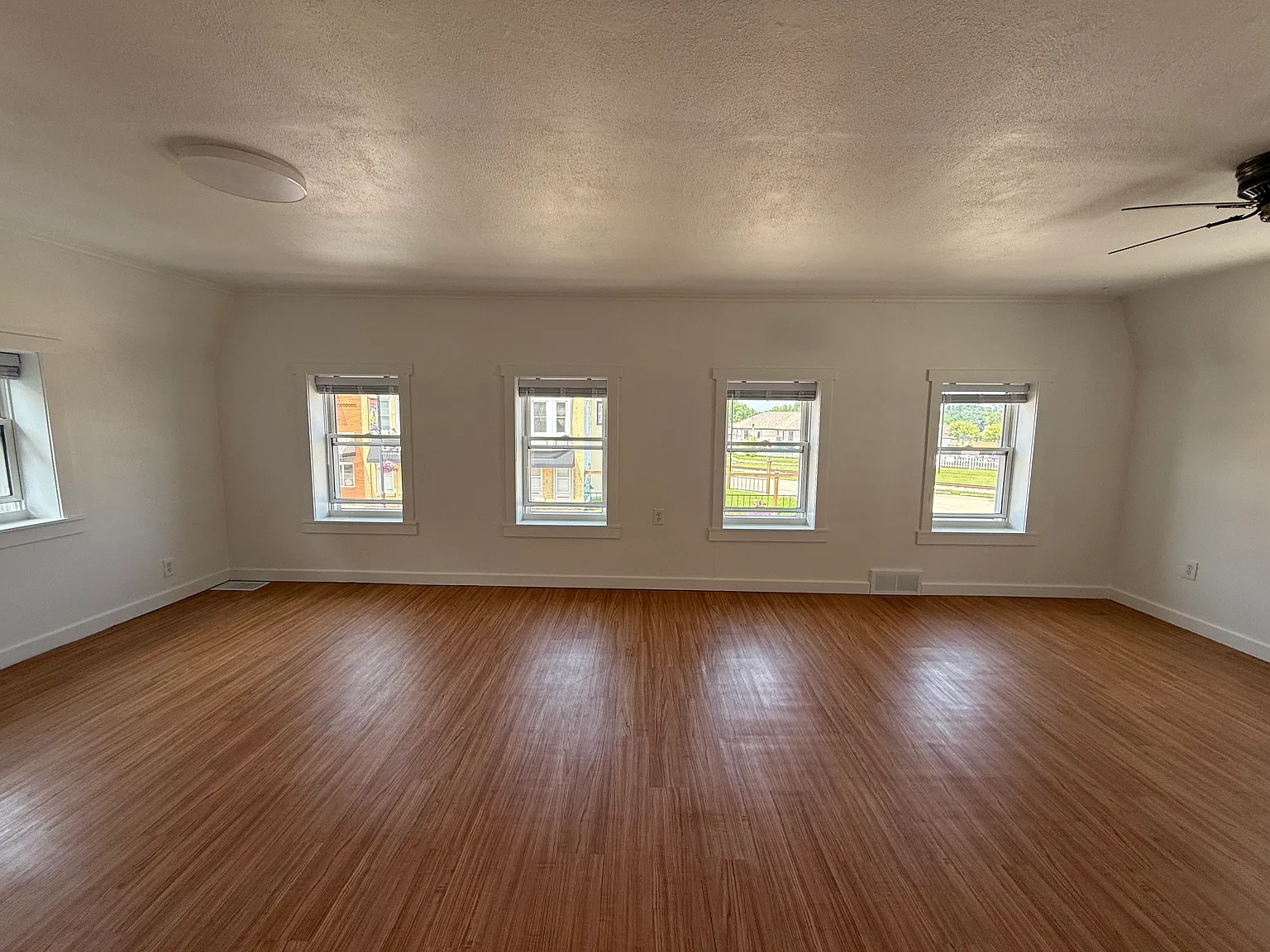 2 bed, 800 sqft, $1,395 — Photo 1