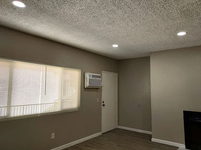4244 49th Street — Photo 3