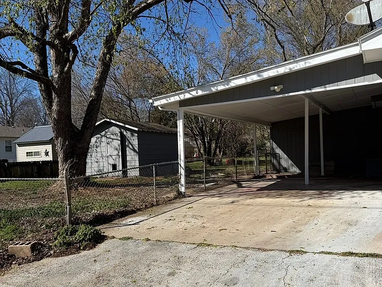 1453 S Fort Ave — Photo 3