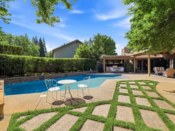 1911 Black Slate Ct, Gold River, CA 95670